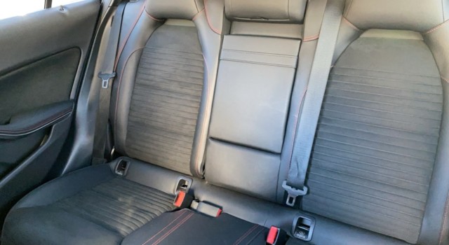 MERCEDES-BENZ GLA 200 AMG Line
