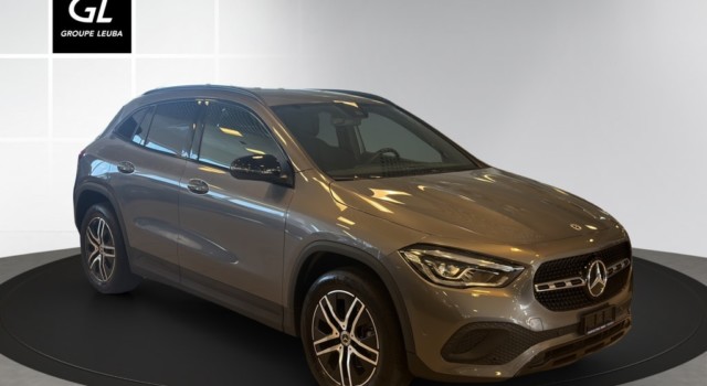 MERCEDES-BENZ GLA 200 Progressive