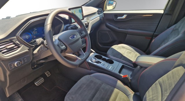 FORD KUGA 2.5 FHEV ST-Line X 4WD