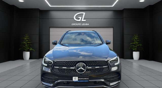 MERCEDES-BENZ GLC 200 AMG Line 4Matic 9G-Tronic