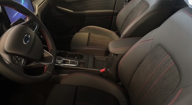 FORD KUGA 2.5 FHEV ST-Line X 4WD