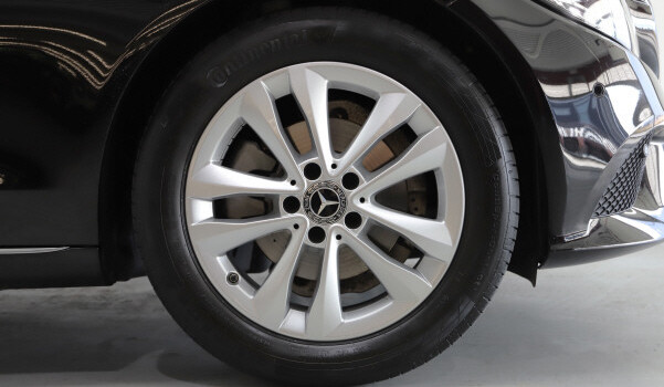 MERCEDES-BENZ C 180 Avantgarde 9G-Tronic