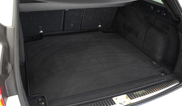 MERCEDES-BENZ E 200 Avantgarde 4 Matic