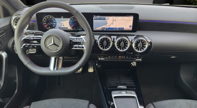 MERCEDES-BENZ A 200 Night Star 7G-DCT