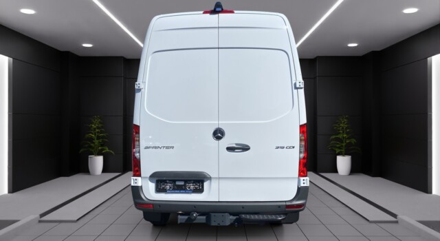 MERCEDES-BENZ Sprinter 315 CDI Standard 9G-TRONIC FWD