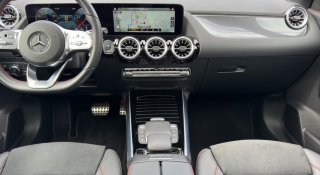 MERCEDES-BENZ GLA 250 4Matic AMG Line 8G-DCT