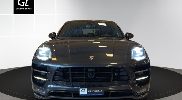 PORSCHE MACAN Turbo Performance