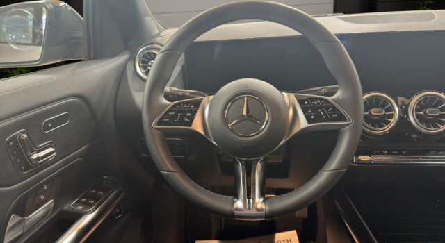 MERCEDES-BENZ GLA 250 4Matic 8G-DCT Swiss Star