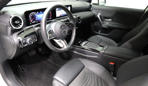 MERCEDES-BENZ A 180 7G-DCT