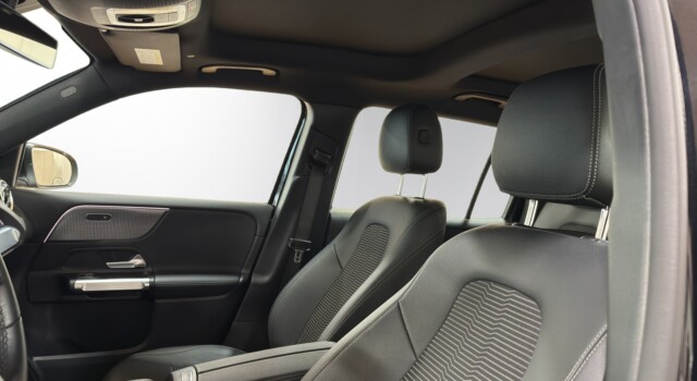 MERCEDES-BENZ EQB 300 4Matic