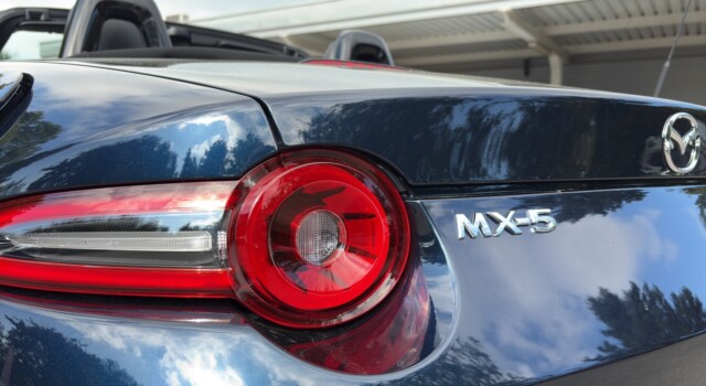 MAZDA MX-5 Skyactiv-G 184 Exclusive-line