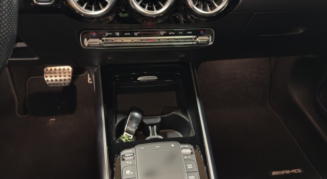 MERCEDES-BENZ GLA 35 AMG