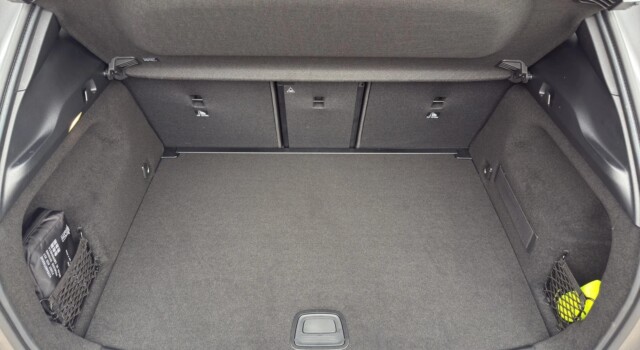 MERCEDES-BENZ GLA 200 Night Star 7G-DCT