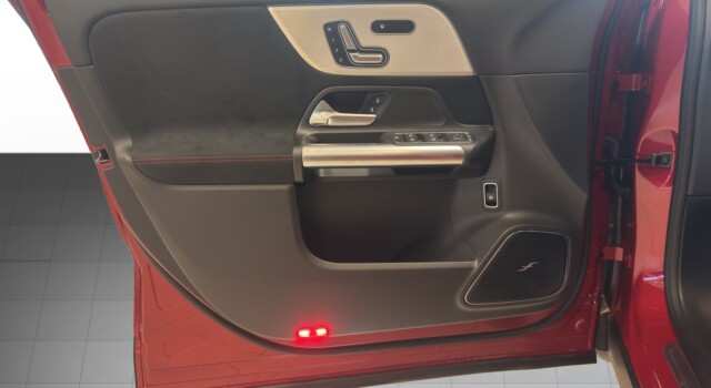 MERCEDES-BENZ EQA 350 66,5 kWh 4Matic Excellence