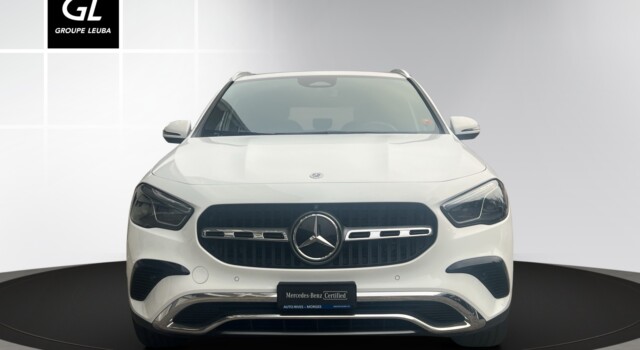 MERCEDES-BENZ GLA 200 7G-DCT