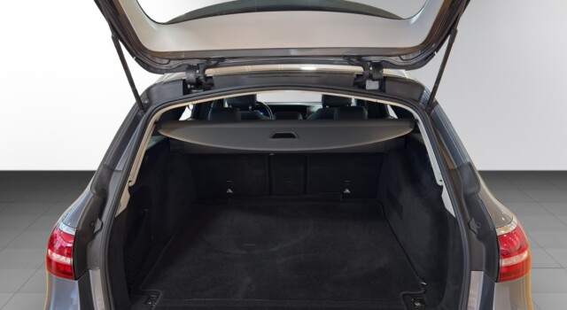 MERCEDES-BENZ E 200 T 4Matic Avantgarde 9G-Tronic