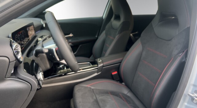 MERCEDES-BENZ A 220 4Matic 8G-DCT