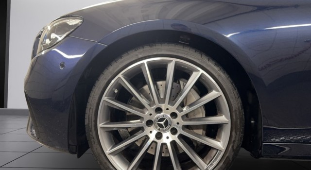 MERCEDES-BENZ E 220 d 4Matic 9G-Tronic