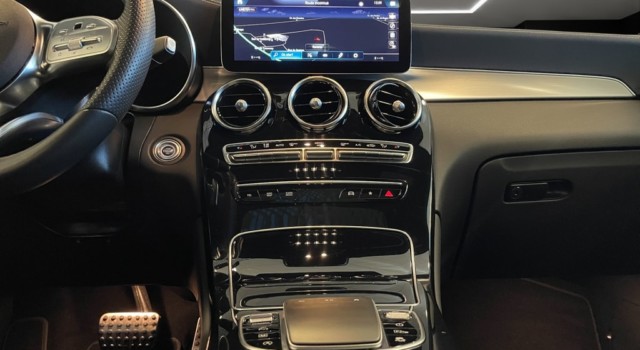 MERCEDES-BENZ GLC 220 d AMG Line 4Matic 9G-Tronic