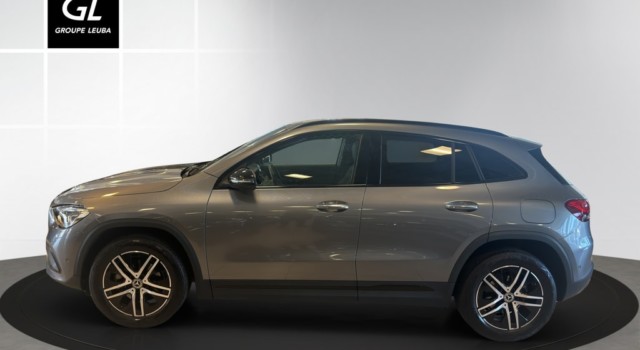MERCEDES-BENZ GLA 200 Progressive