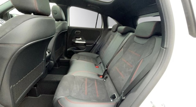 MERCEDES-BENZ GLA 250 4Matic 8G-DCT Swiss Star