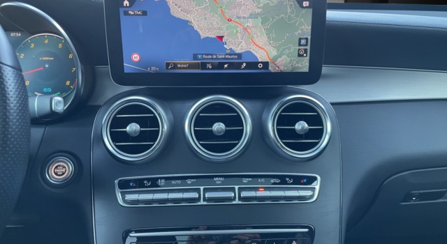 MERCEDES-BENZ GLC 200 AMG Line 4Matic 9G-Tronic