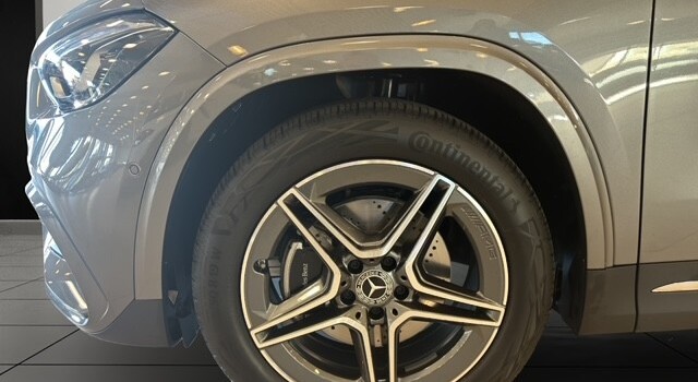 MERCEDES-BENZ 220 GLA  4M