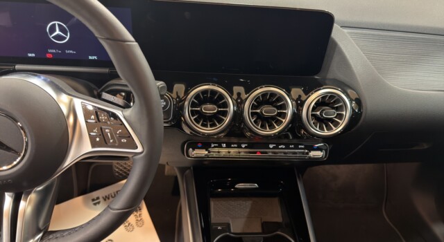 MERCEDES-BENZ GLA 250 4Matic 8G-DCT Swiss Star