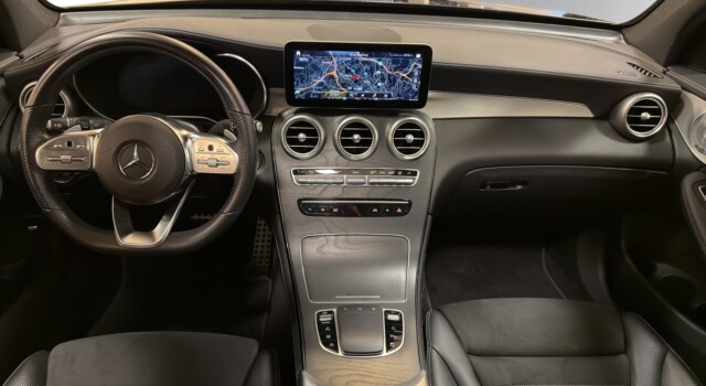 MERCEDES-BENZ GLC 200 AMG Line 4Matic 9G-Tronic