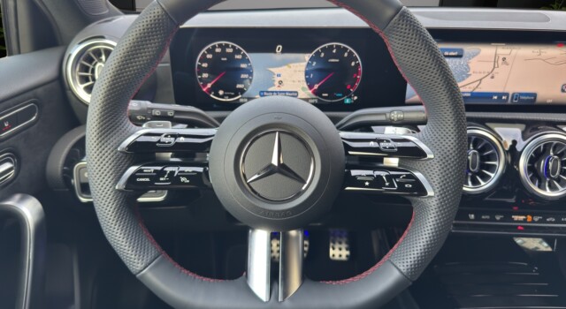 MERCEDES-BENZ A 200 Night Star 7G-DCT