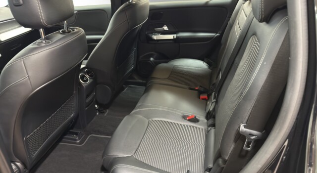 MERCEDES-BENZ EQB 300 4Matic