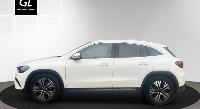 MERCEDES-BENZ GLA 200 7G-DCT