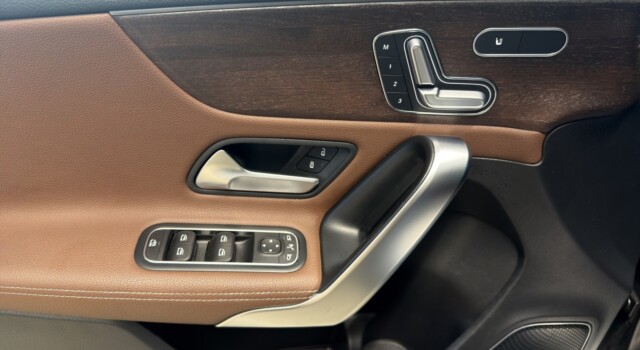 MERCEDES-BENZ A 35 AMG 4Matic