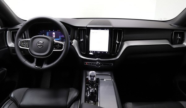 VOLVO XC60 T6 eAWD Ultra Dark