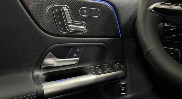 MERCEDES-BENZ GLA 250 4Matic 8G-DCT