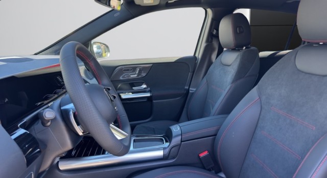 MERCEDES-BENZ GLA 250 4Matic 8G-DCT
