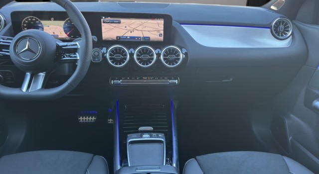 MERCEDES-BENZ GLA 250 4Matic 8G-DCT Swiss Star