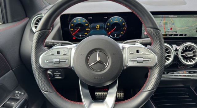 MERCEDES-BENZ GLA 250 4Matic AMG Line 8G-DCT