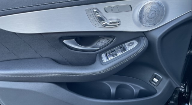 MERCEDES-BENZ GLC 200 AMG Line 4Matic 9G-Tronic