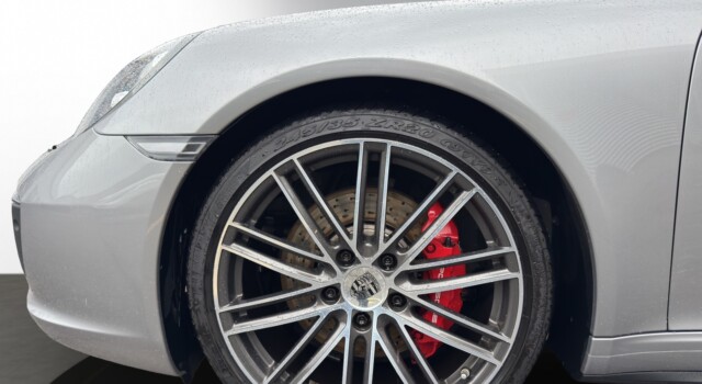 PORSCHE 911 Carrera 4S