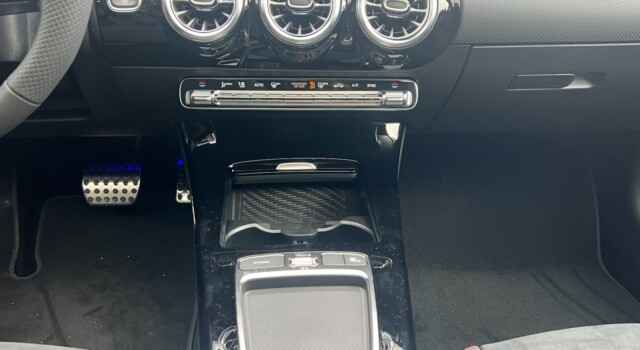 MERCEDES-BENZ A 200 Night Star 7G-DCT