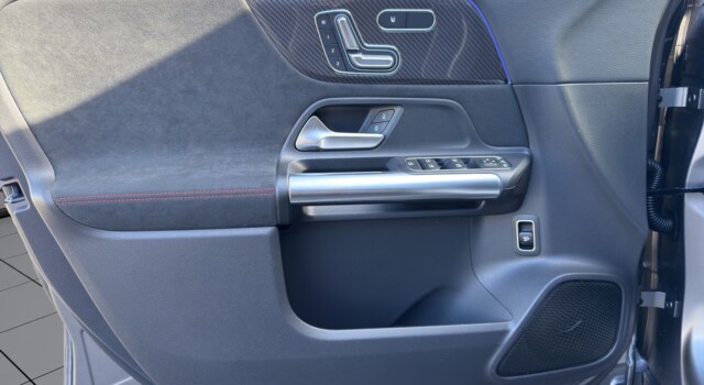 MERCEDES-BENZ GLA 220 4Matic 8G-DCT