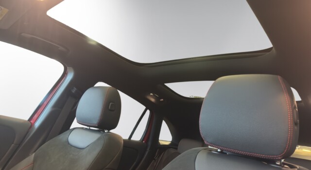 MERCEDES-BENZ EQA 350 66,5 kWh 4Matic Excellence