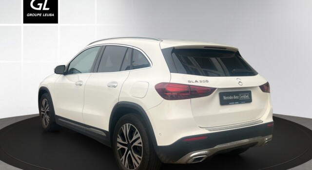 MERCEDES-BENZ GLA 200 7G-DCT