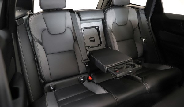 VOLVO XC60 T6 eAWD Ultra Dark