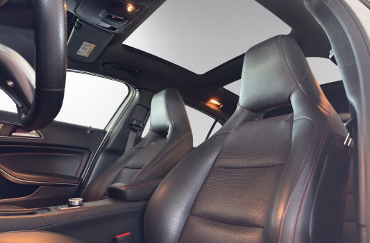 MERCEDES-BENZ GLA 250 AMG Line 4Matic