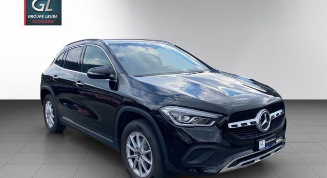 MERCEDES-BENZ GLA 200 Progressive