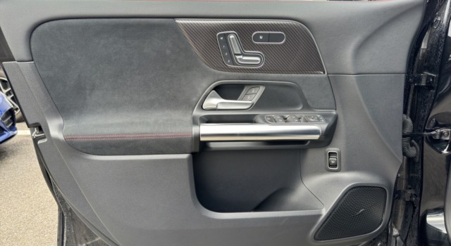 MERCEDES-BENZ GLA 250 4Matic AMG Line 8G-DCT