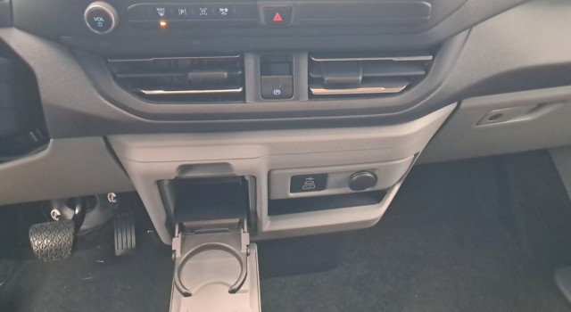 FORD TRANSIT CUSTOM 320 L1. Combi. 4×4 Limited. 2.0 L 170 CV