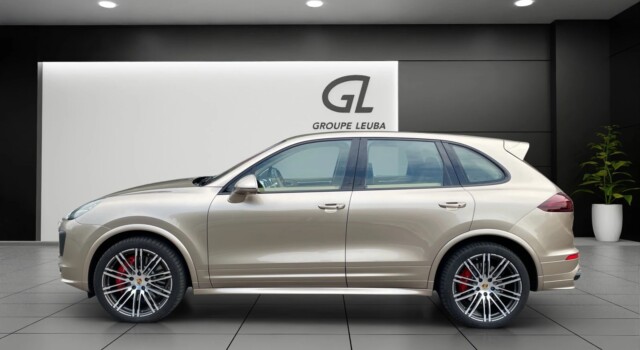 PORSCHE CAYENNE GTS